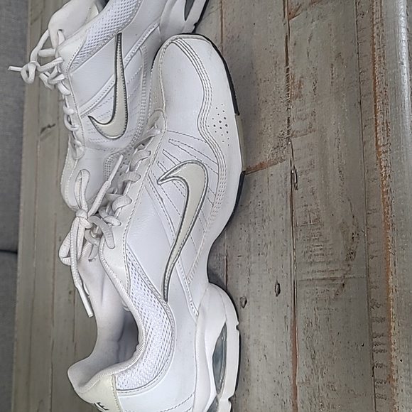 Nike size 10 - Picture 2 of 5